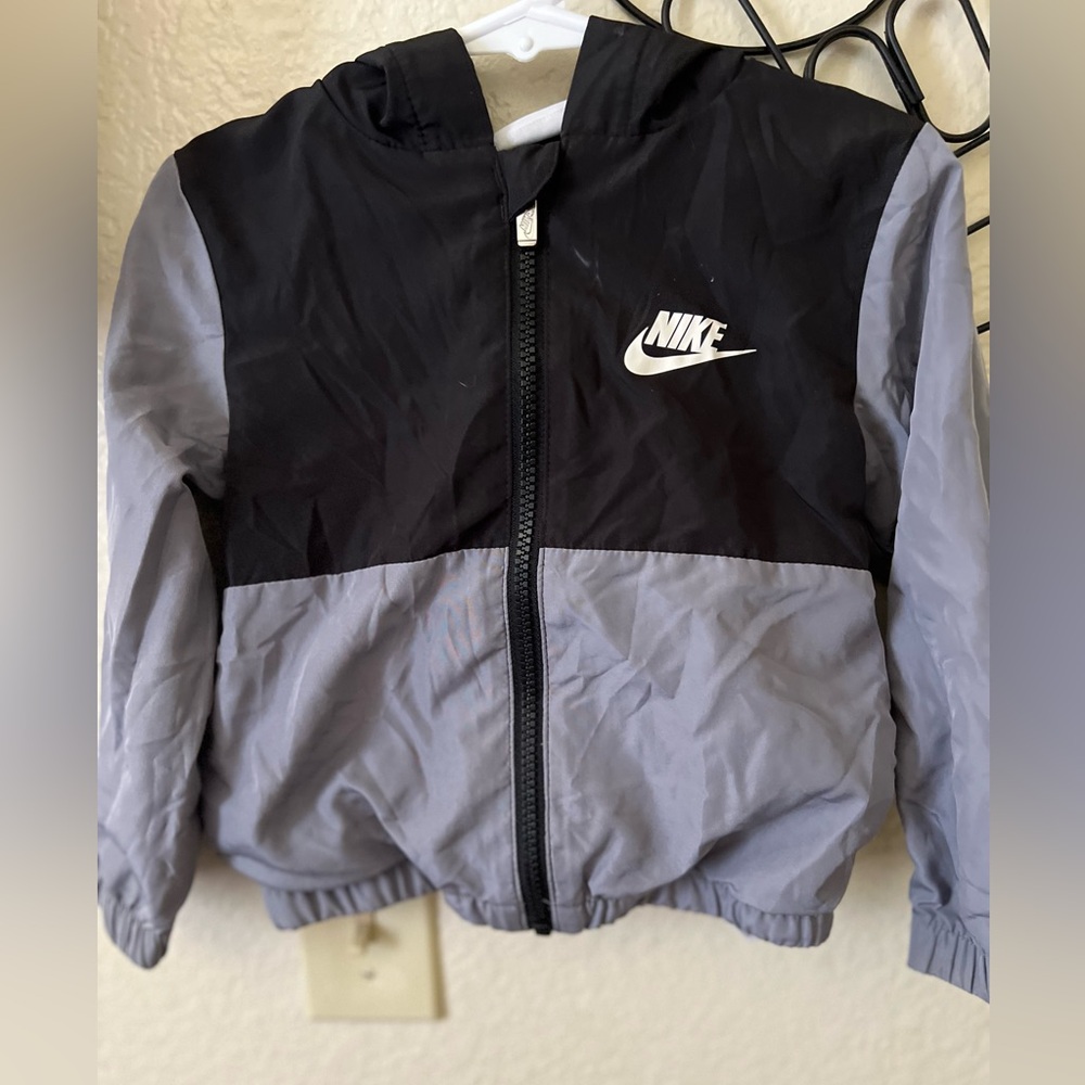 Nike Kids Two-Tone Black and Gray Puffer Jacket